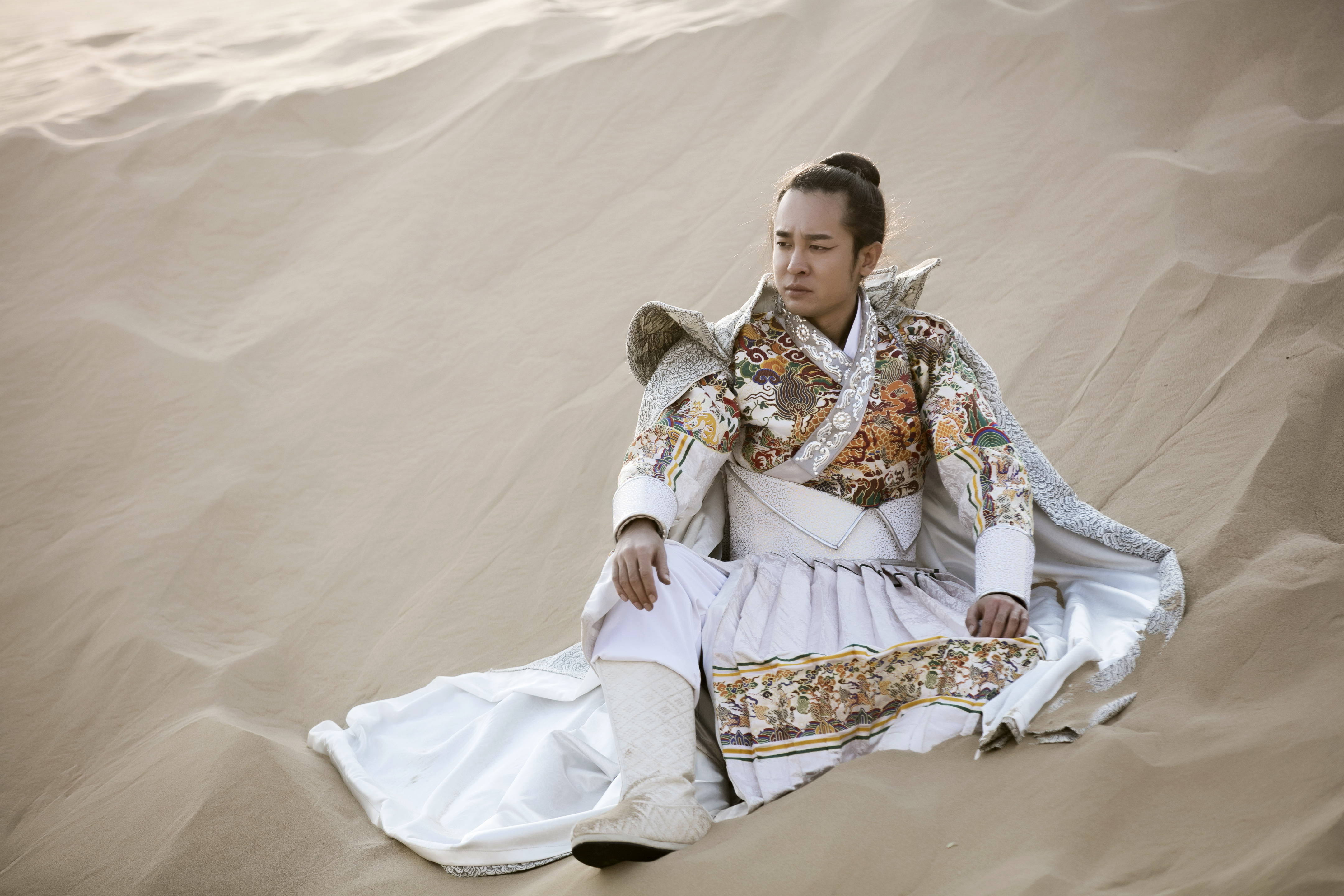 大漠孤侠剧照的剧照