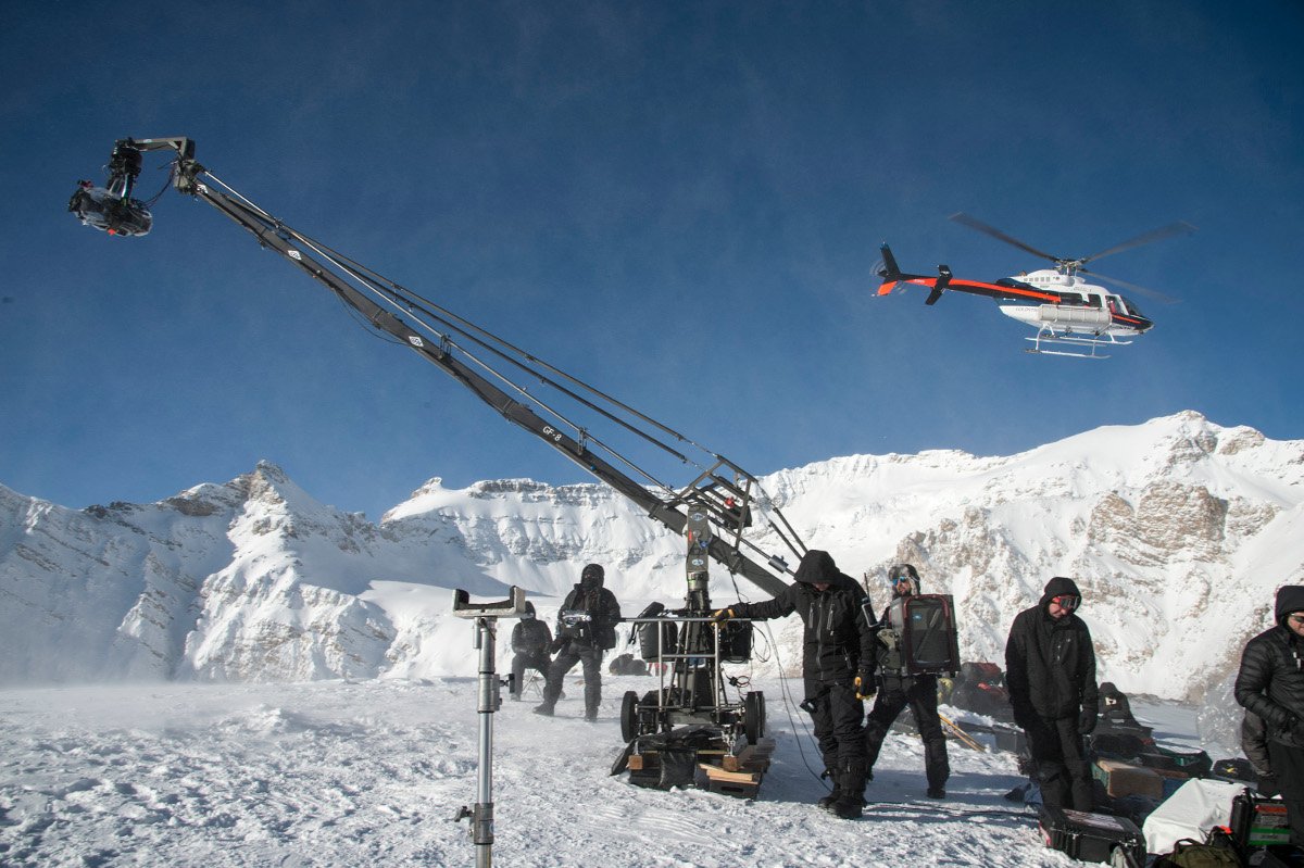 远山恋人剧照的剧照