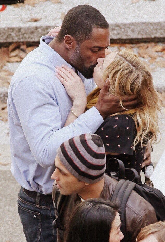 远山恋人剧照的剧照