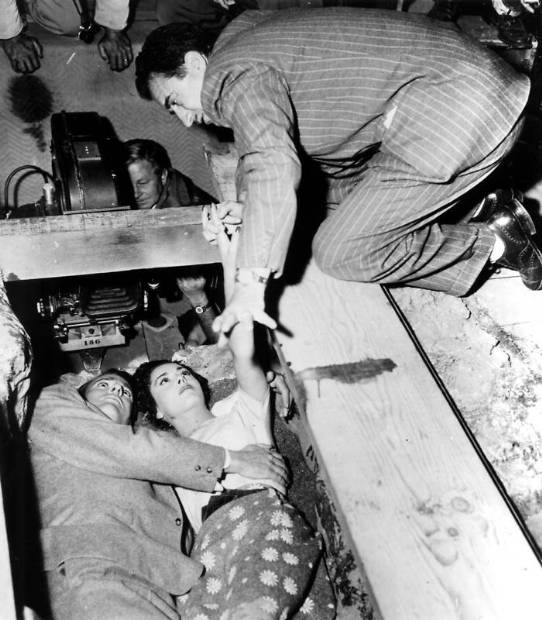 天外魔花剧照的剧照