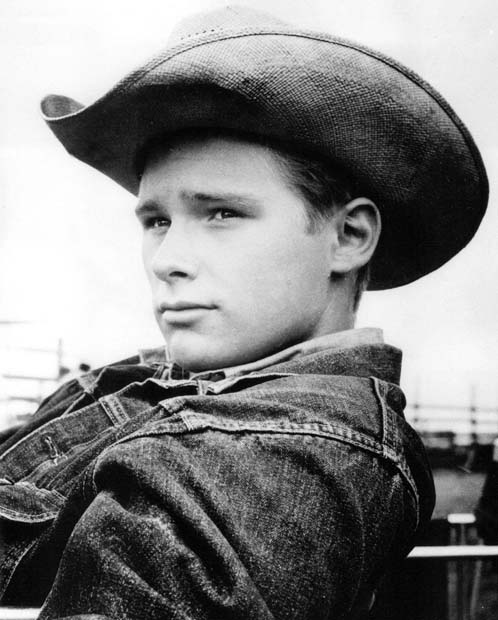 原野铁汉剧照的剧照