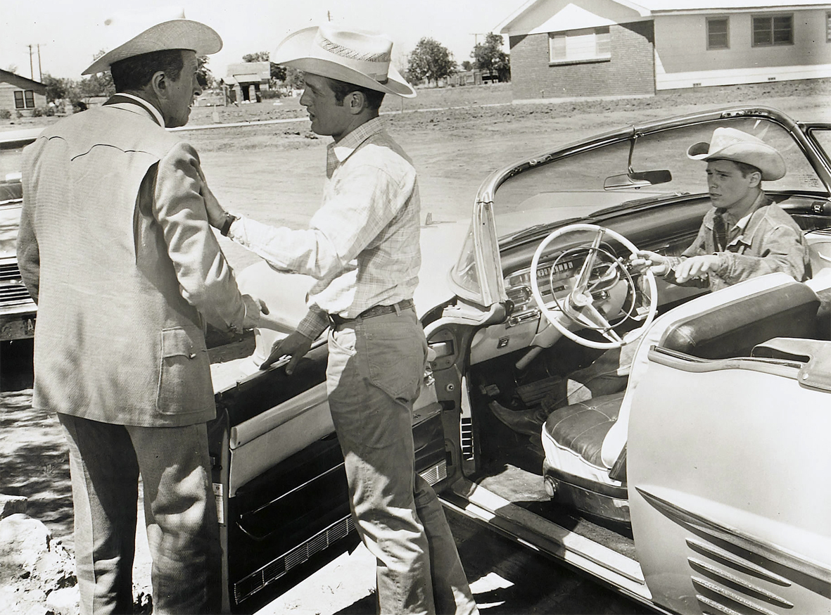 原野铁汉剧照的剧照