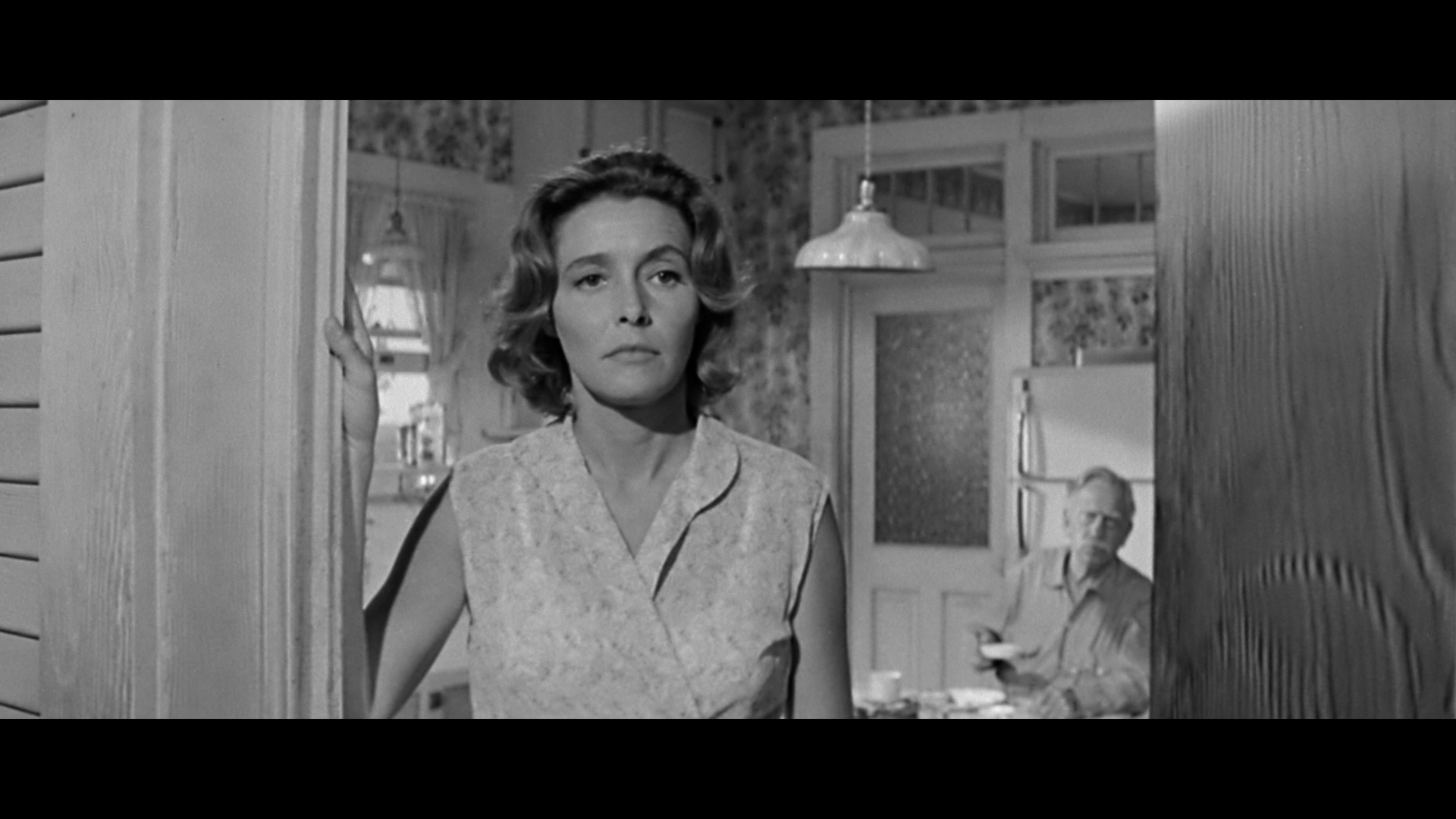 原野铁汉剧照的剧照