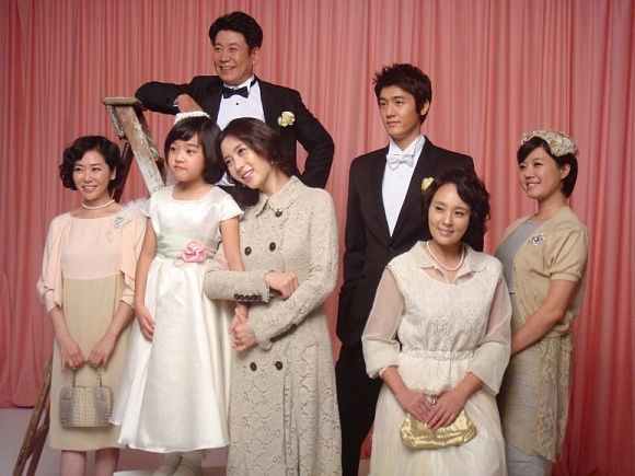 结婚礼服剧照的剧照