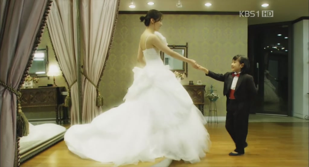 结婚礼服剧照的剧照