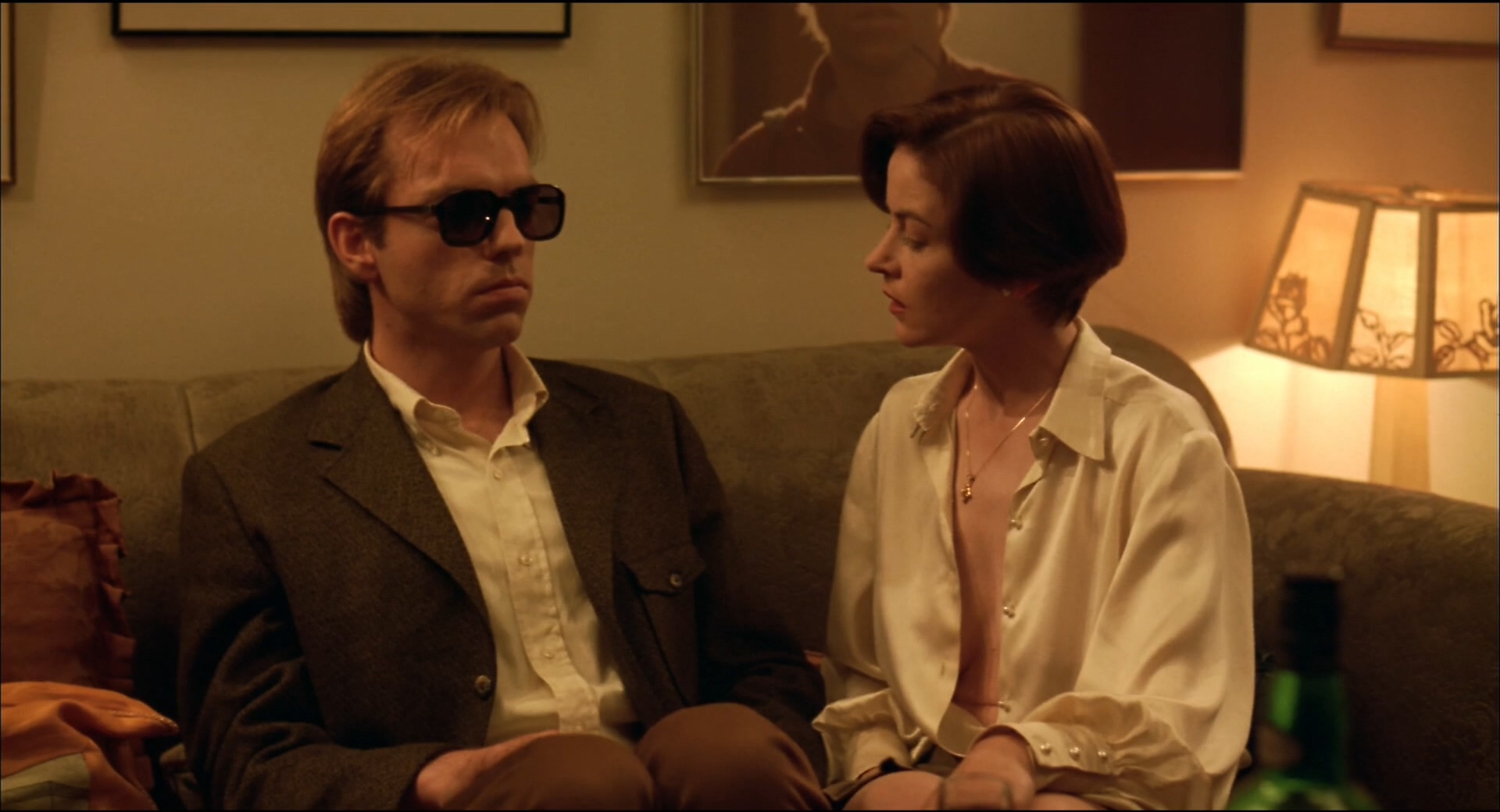 情如物证剧照的剧照