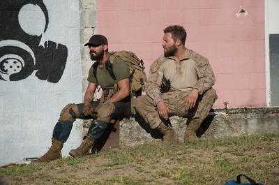 友军倒下剧照的剧照