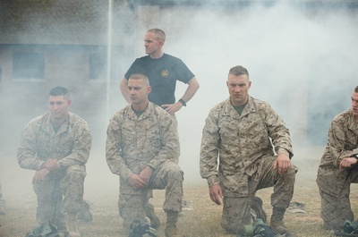 友军倒下剧照的剧照