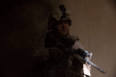 友军倒下剧照的剧照