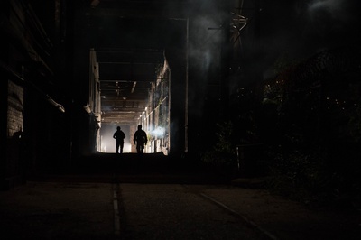 友军倒下剧照的剧照