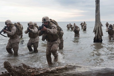 友军倒下剧照的剧照