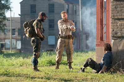 友军倒下剧照的剧照