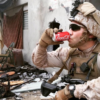 友军倒下剧照的剧照