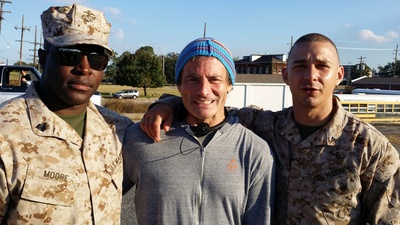 友军倒下剧照的剧照