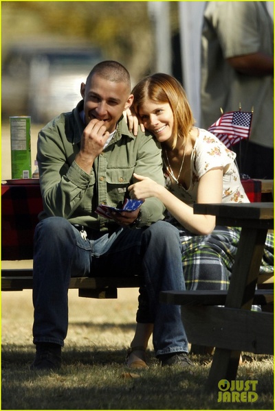 友军倒下剧照的剧照