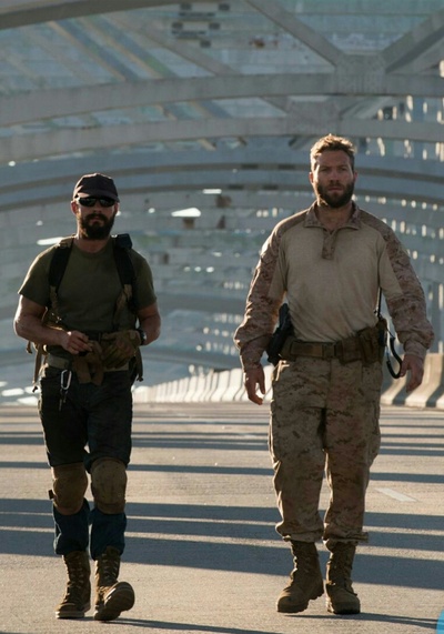 友军倒下剧照的剧照