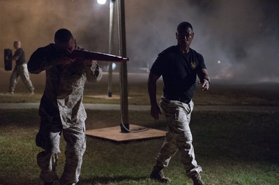 友军倒下剧照的剧照