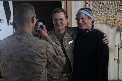 友军倒下剧照的剧照