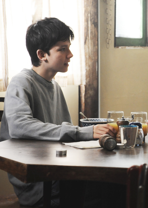 世界之外剧照的剧照