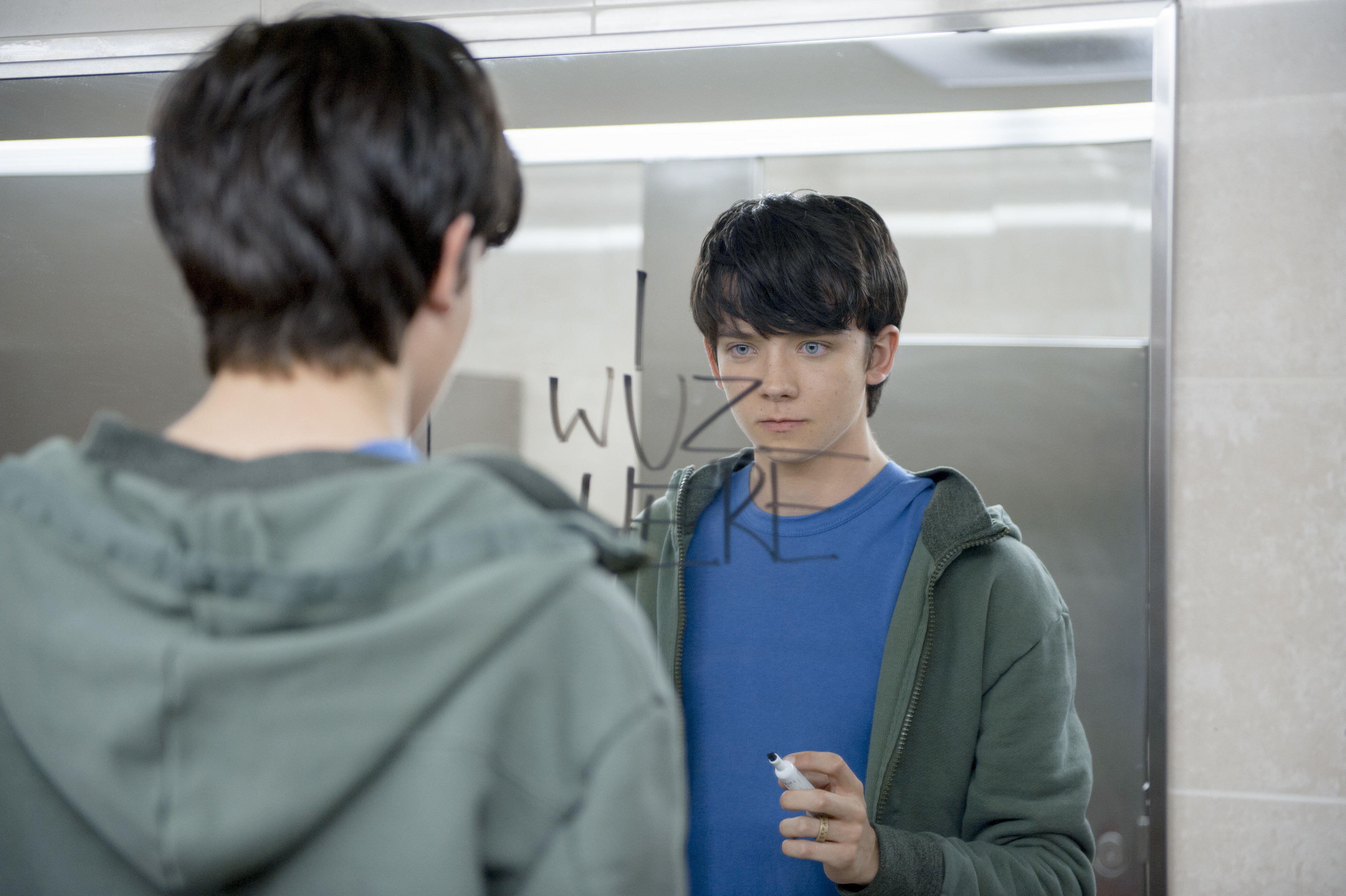 世界之外剧照的剧照