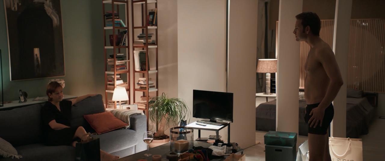 面纱下的那不勒斯剧照的剧照