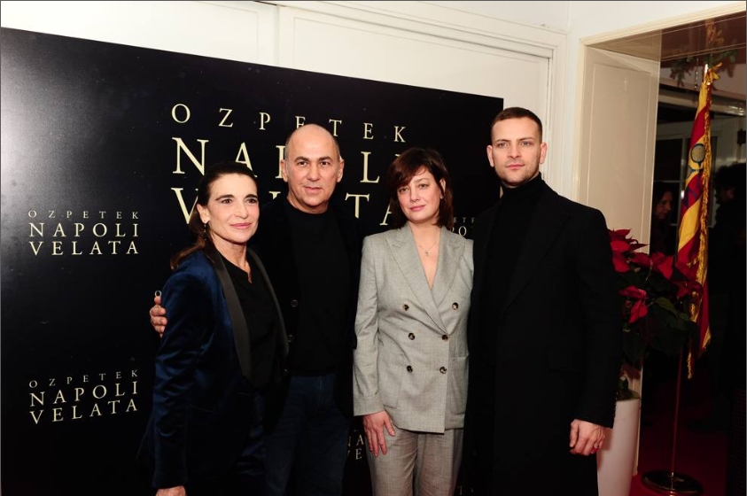 面纱下的那不勒斯剧照的剧照