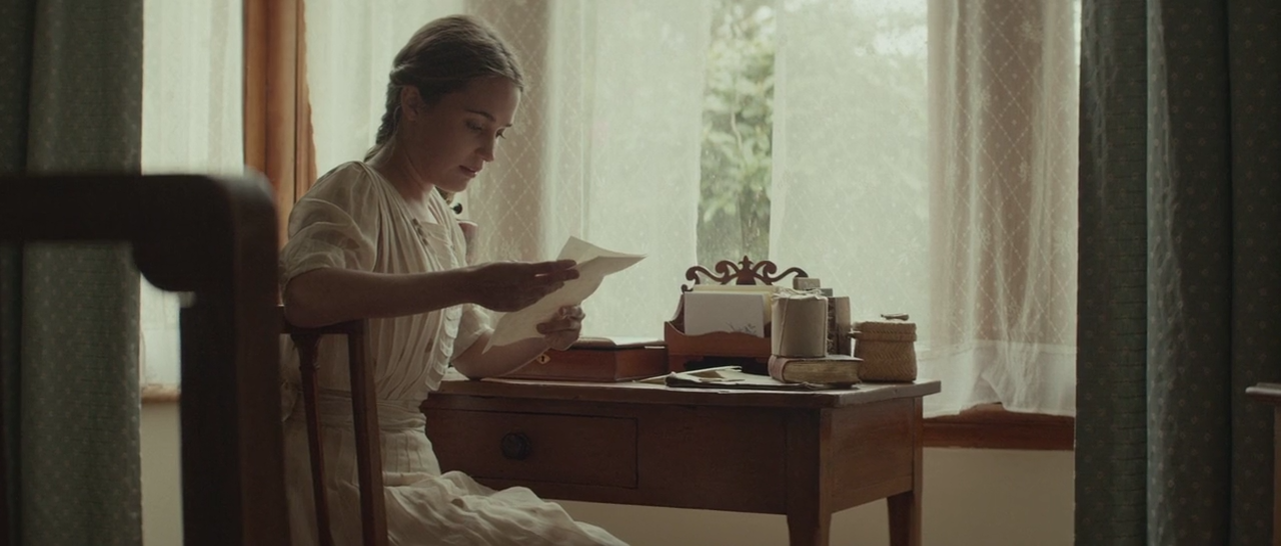 大洋之间的灯光剧照的剧照