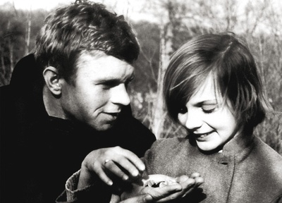 花落莺啼春剧照的剧照