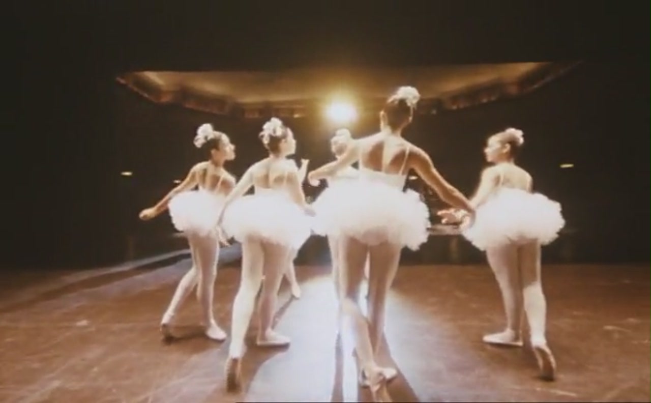 爱的激流剧照的剧照