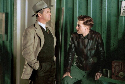 奔腾年代剧照的剧照