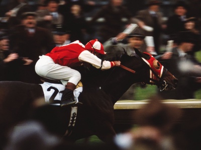 奔腾年代剧照的剧照