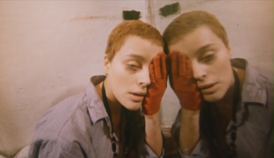 鸟，孤儿和愚人剧照的剧照