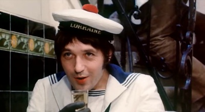 鸟，孤儿和愚人剧照的剧照