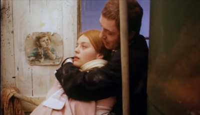 鸟，孤儿和愚人剧照的剧照