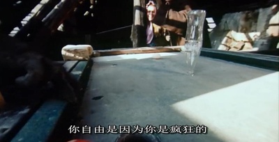 鸟，孤儿和愚人剧照的剧照