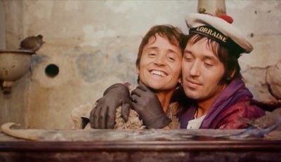 鸟，孤儿和愚人剧照的剧照