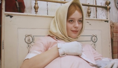 鸟，孤儿和愚人剧照的剧照