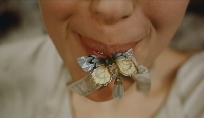 鸟，孤儿和愚人剧照的剧照