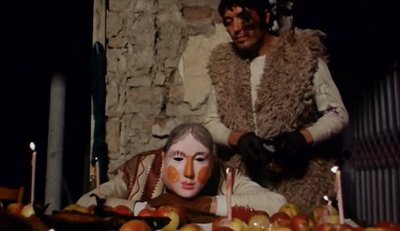 鸟，孤儿和愚人剧照的剧照