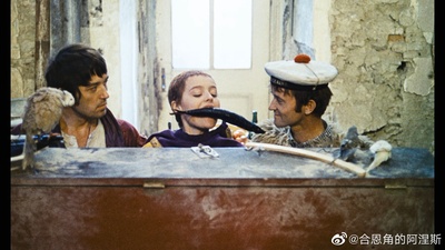 鸟，孤儿和愚人剧照的剧照