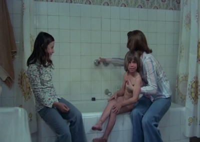 饲养乌鸦剧照的剧照