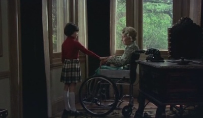 饲养乌鸦剧照的剧照