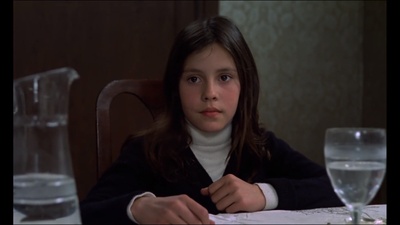 饲养乌鸦剧照的剧照