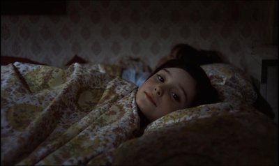 饲养乌鸦剧照的剧照