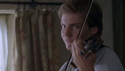 等爱的女孩剧照的剧照