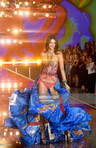 维多利亚的秘密2015时装秀剧照的剧照