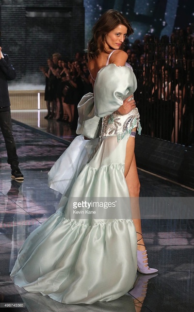 维多利亚的秘密2015时装秀剧照的剧照