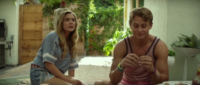 英格丽向西行剧照的剧照