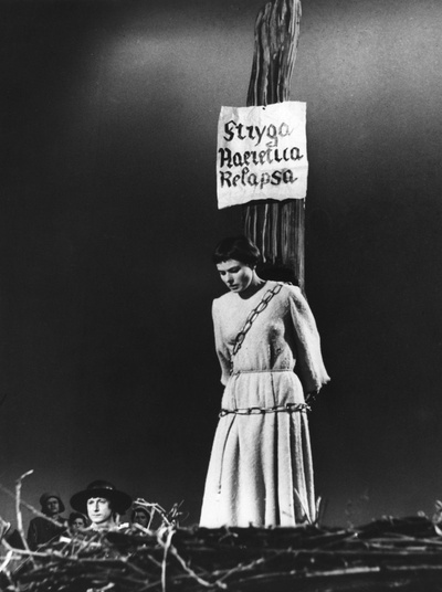 火刑柱上的贞德剧照的剧照