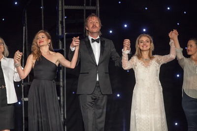 爱你就捧你剧照的剧照